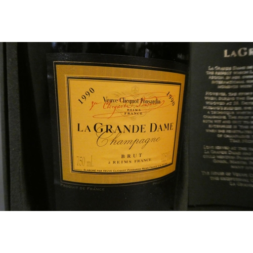 240 - 1 bottle La Grande Dame, 1990, Veuve Clicquot Ponsardin, champagne, boxed (Est. plus 24% premium inc... 