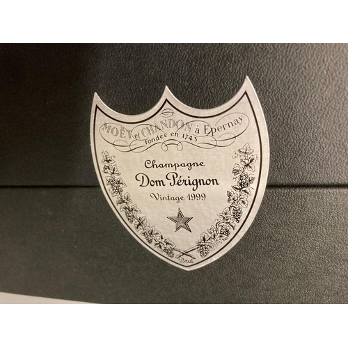 237 - 1 bottle Moet et Chandon, 1999, Dom Perignon, boxed (Est. plus 24% premium inc. VAT)