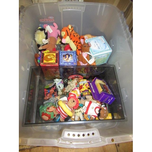 552 - BOX OF MISCELLANEOUS FIGURES AND SOFT TOYS INCLUDING DISNEY AND STAR WARS ETC