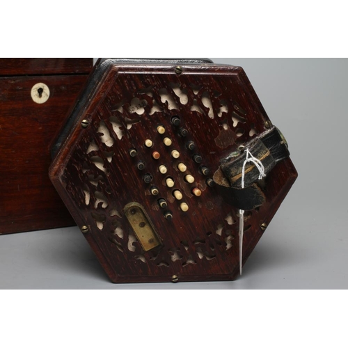 638 - A LACHENAL & CO., LONDON CONCERTINA, Serial No.58118, with rosewood ends, forty eight bone buttons, ... 