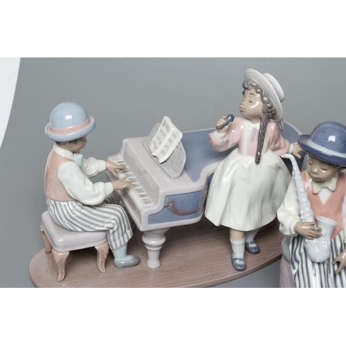 67 - A LLADRO PORCELAIN SIX PIECE JAZZ BAND, modern, comprising drums, saxaphone, clarinet, trumpet, doub... 