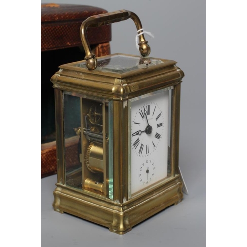 857 - A FRENCH REPEATING CARRIAGE CLOCK, c.1900, the twin barrel movement with platform escapement strikin... 