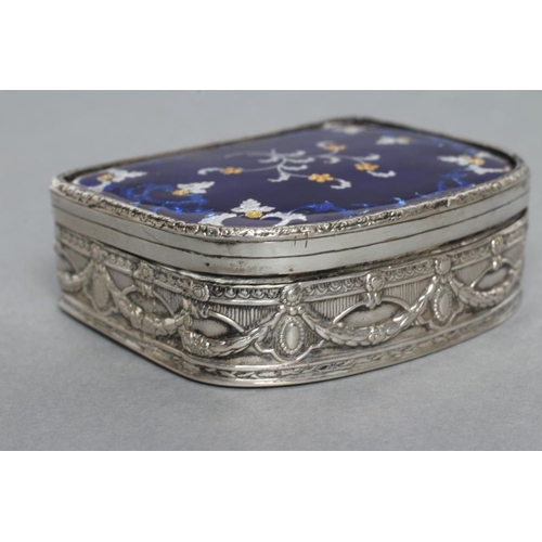 160 - A GERMAN TABLE SNUFF BOX, 19th century, possibly Cologne, of 