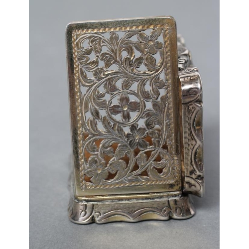 171 - AN EARLY VICTORIAN SILVER VINAIGRETTE, maker Cronin & Wheeler, Birmingham 1847, of shaped oblong for... 