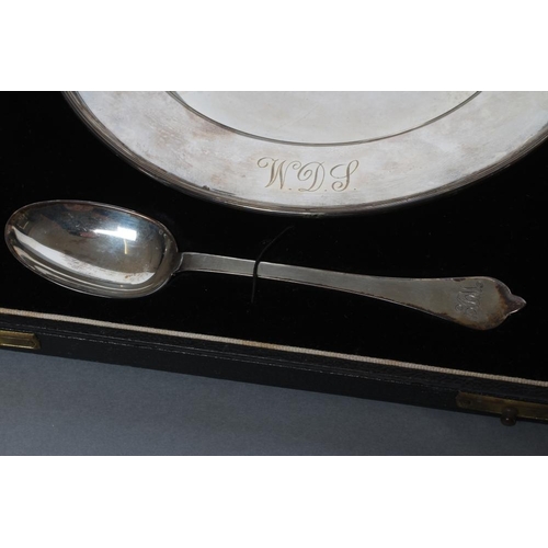 283 - A TWO PIECE SILVER CHRISTENING SET, maker Elkington & Co., Birmingham 1928/29, comprising deep circu... 