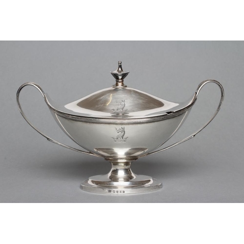 309 - A LATE GEORGE III SILVER SAUCE TUREEN AND COVER, maker probably John Deacon, London 1795, of boat sh... 