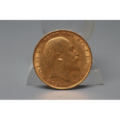 335 - AN EDWARD VII SOVEREIGN, 1907, 8g (Est. plus 20% premium)