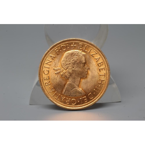 343 - AN ELIZABETH II SOVEREIGN, 1957, 8g (Est. plus 20% premium)