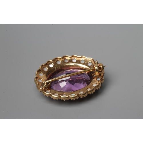 568 - AN AMETHYST AND PEARL BROOCH, the oval facet cut amethyst claw set to a border of cultured pearls in... 