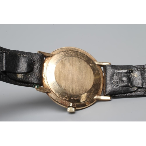 419 - A GENTLEMAN'S 9CT GOLD OMEGA WRISTWATCH, the champagne dial with applied gilt metal batons in a plai... 