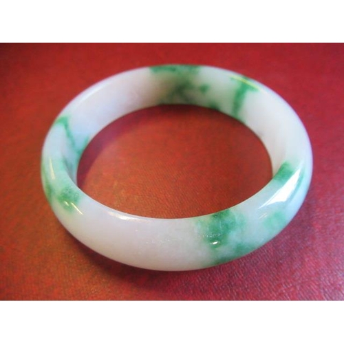 198 - CIRCLE OF HEAVEN TRAPICHE JADE BANGLE