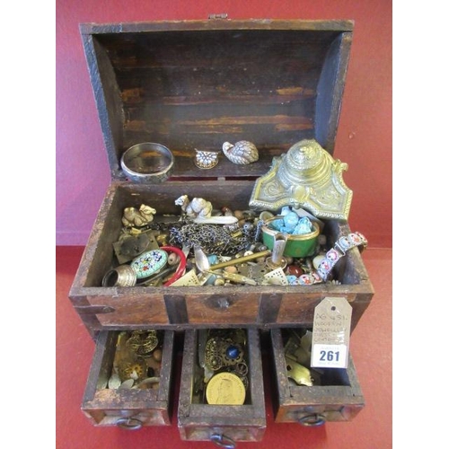 261 - WOODEN JEWELLERY CHEST AND CONTENTS INCLUDING SILVER