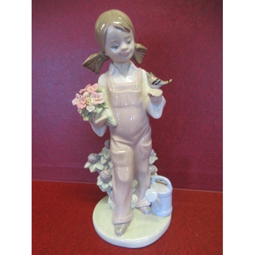 292 - BOXED LLADRO FIGURE