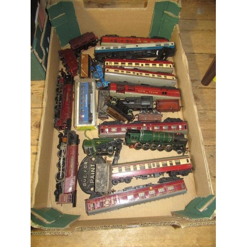 461 - BOX OF TRAIN MODELS