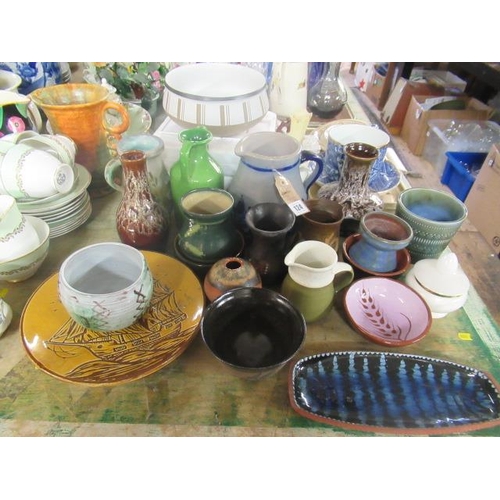 124 - MISCELLANEOUS RETRO STUDIO AND OTHER CERAMICS