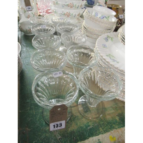 133 - SET OF TEN VINTAGE SUNDAE DISHES