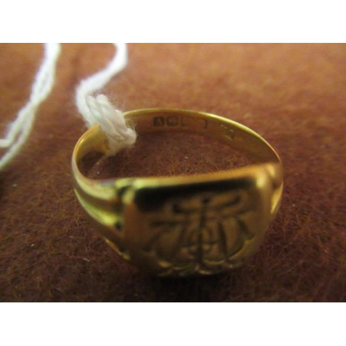 169 - 18CT GOLD SIGNET RING