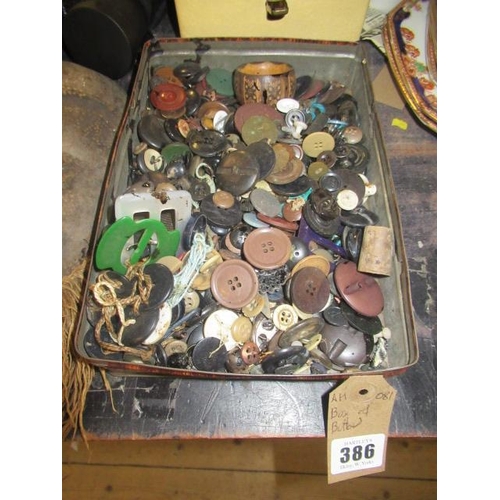 386 - BOX OF BUTTONS