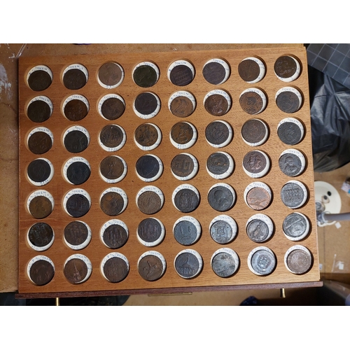 884 - QUANTITY OF 18TH AND 19TH CENUTRY ENGLISH COPPER TOKENS