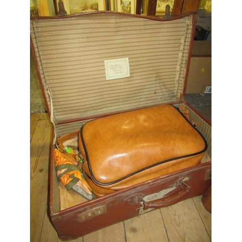 113 - VINTAGE SUITCASE AND BAG