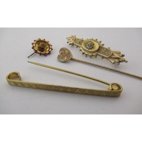 179 - 9K GOLD BROOCH ETC