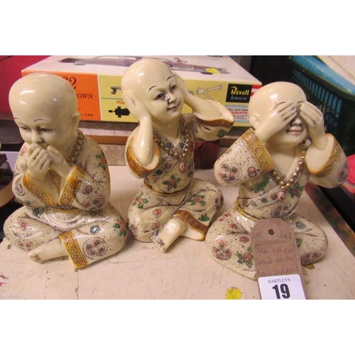 19 - SEE NO EVIL SPEAK NO EVIL HEAR NO EVIL FIGURES