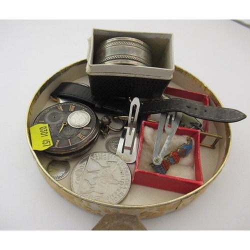 200 - QUANTITY OF COLLECTABLES INCLUDING SILVER POCKET WATCH AND A NODDY CLUB BADGE ETC