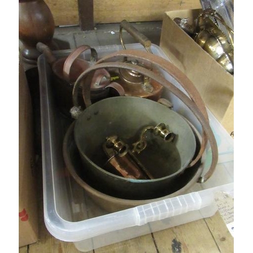 262 - QUANTITY OF BRASS AND COPPERWARE INCLUDING JAM PAN ETC