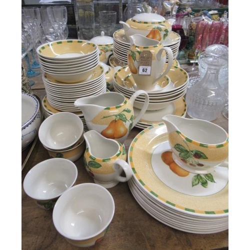 62 - QUANTITY OF DINNERWARE