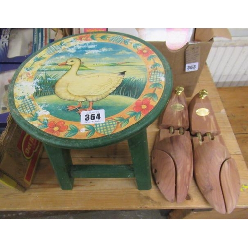 364 - DUCK STOOL AND PAIR OF SHOE TREES