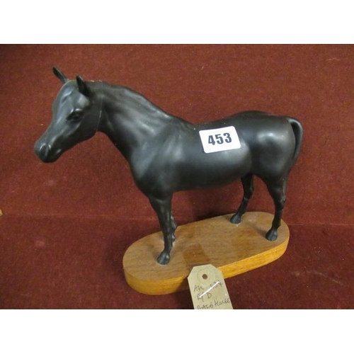 453 - ROYAL DOULTON RACE HORSE