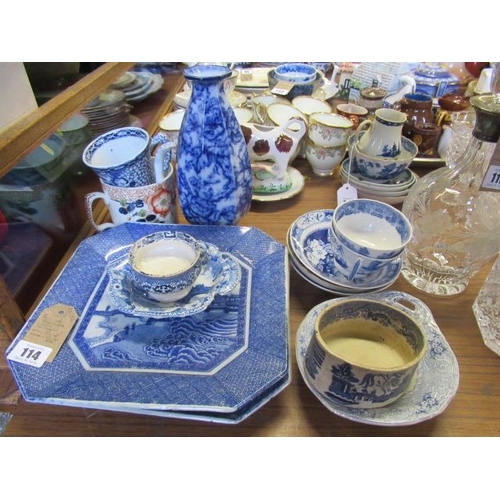 114 - PAIR SMALL JAPANESE CHARGERS AND A QUANTITY OF BLUE AND WHITE CERAMICS ETC