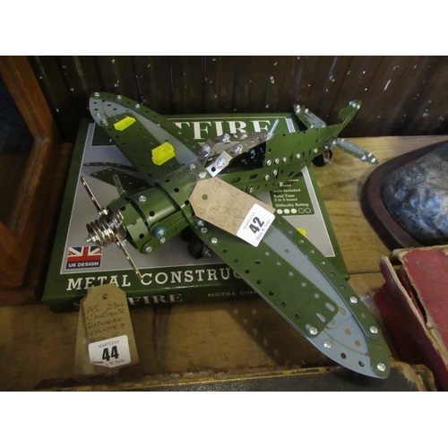 42 - METAL CONSTRUCTION SPITFIRE