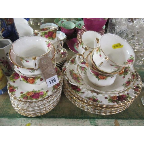 129 - QUANTITY OF ROYAL ALBERT OLD COUNTRY ROSES TEAWARE