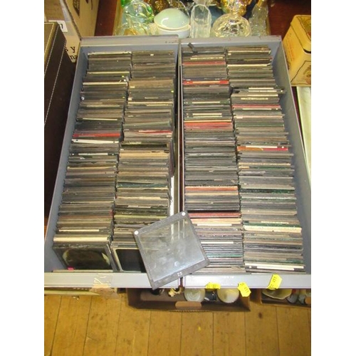 391 - TWO TRAYS OF MAGIC LANTERN SLIDES