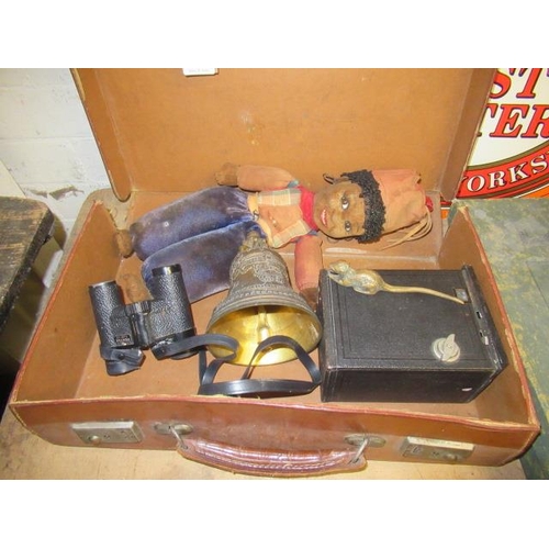 454 - SMALL CASE AND CONTENTS INCLUDING A CHAD VALLEY DOLL