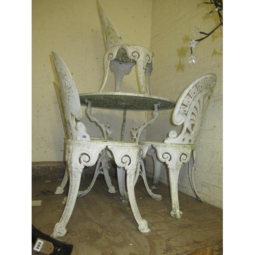 564 - WHITE PAINTED GARDEN FURNITURE