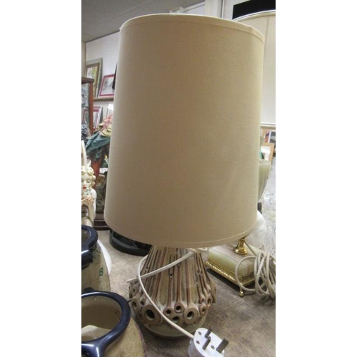 87 - SHELF POTTERY TABLE LAMP