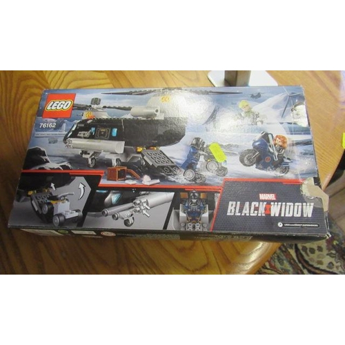 437 - LEGO MARVEL BLACK WIDOW SET