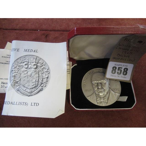 858 - WINSTON CHURCHILL 1965 SILVER MEDALLION