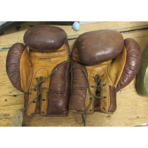 1 - PAIR OF 4 OZ BOXING GLOVES