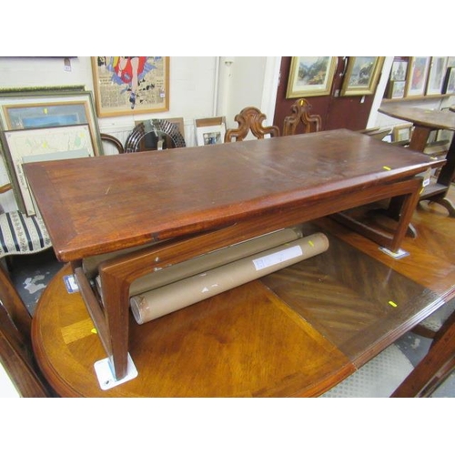 860 - MID CENTURY DESIGN COFFEE TABLE