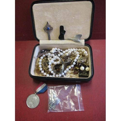 336 - COLLECTION OF COSTUME JEWELLERY