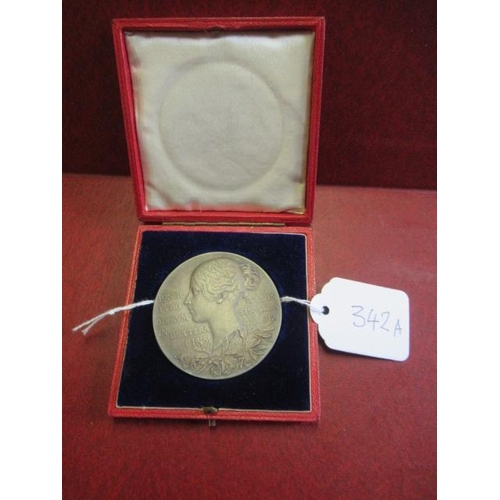 342A - CASED VICTORIA DIAMOND JUBILEE MEDALLION