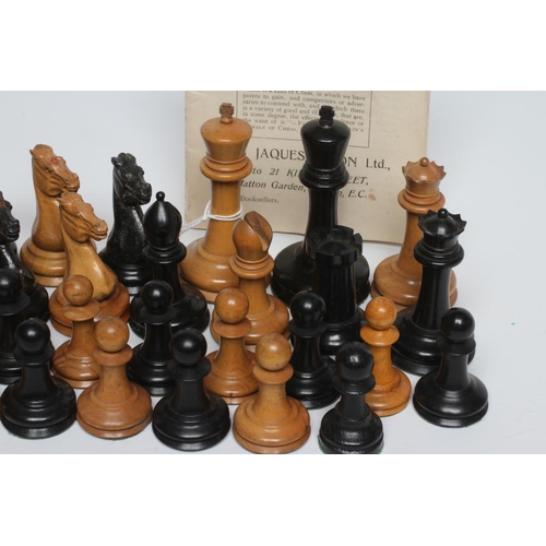 559 - A JAQUES BOX AND EBONY STAUNTON PATTERN CHESS SET, white king stamped with maker's name, king's knig... 