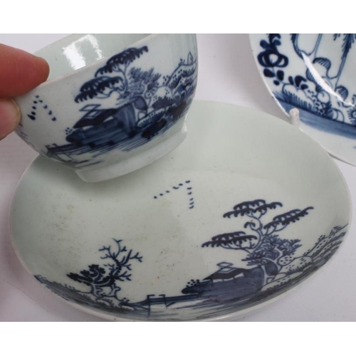 72 - A CHAFFERS PORCELAIN TEA BOWL AND SAUCER, 1760-65, painted in underglaze blue with the Long Bridge p... 