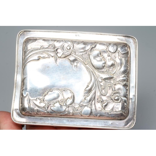 191 - AN EDWARDIAN SILVER DRESSING TABLE BOX, maker's mark mis-struck (HS?), Birmingham 1904, of rounded o... 