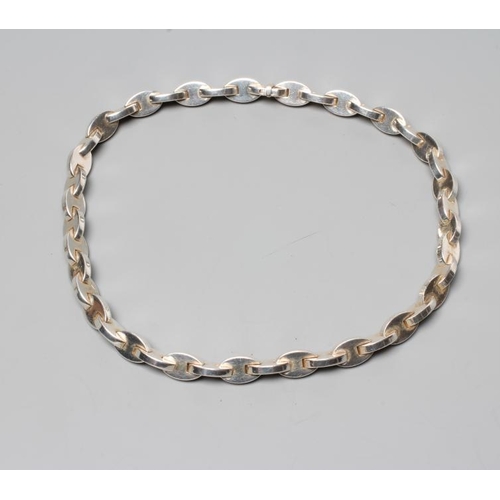 302 - AN HERMES SILVER NECKLACE, the solid oval links with bar clasp, stamped HERMES, 925 and three other ... 