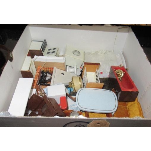 5 - BOX OF DOLLS HOUSE FURNITURE