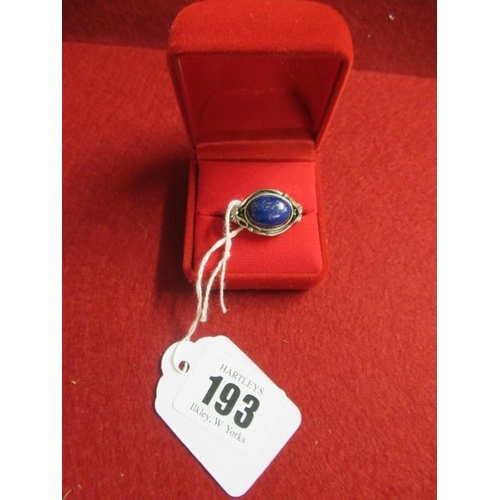 193 - SILVER AND LAPIS LAZULI RING